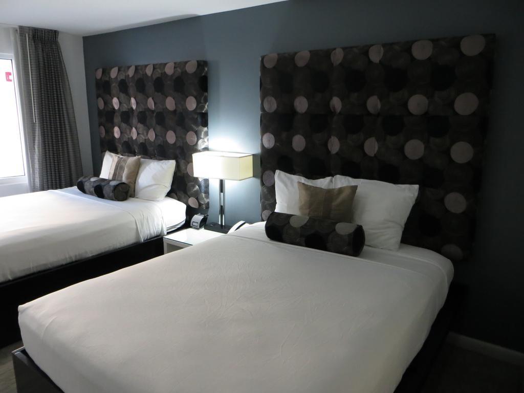 Queen Room with Two Queen Beds,63121078:JPEG